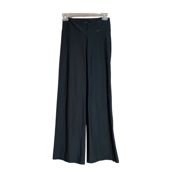 Nike black boot cut work out pants. - Picture 1 of 12